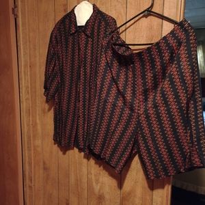 VINTAGE FERUCCIO WOMEN'S 2 PC SHORT SET. SIZE WOMEN'S 20/22.